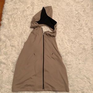 Fashion Star only Macys zip front hooded halter dress size M